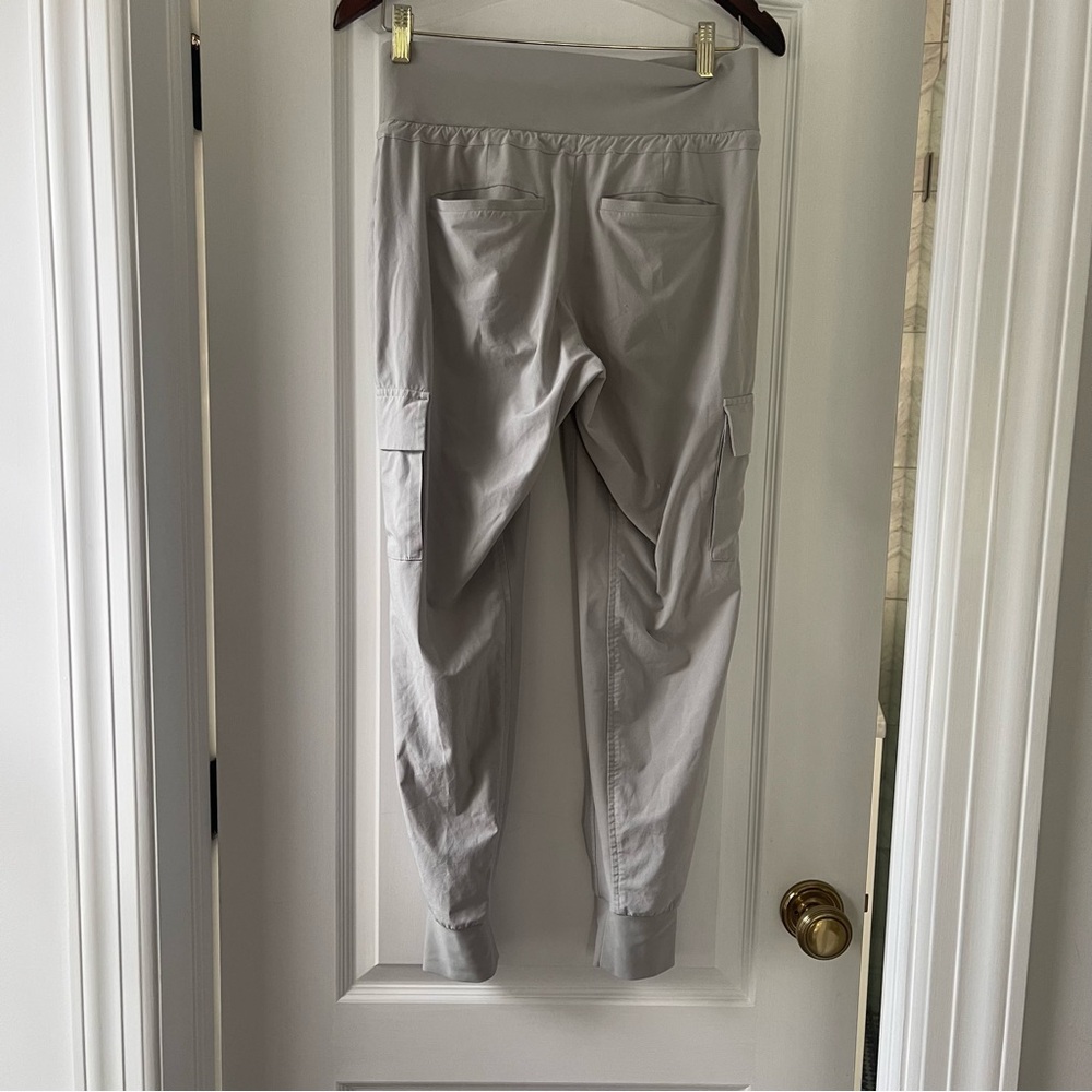 Athleta Sutton Jogger Cargo Pants Silver Gray Travel Minimalist Size 0 - Picture 6 of 10